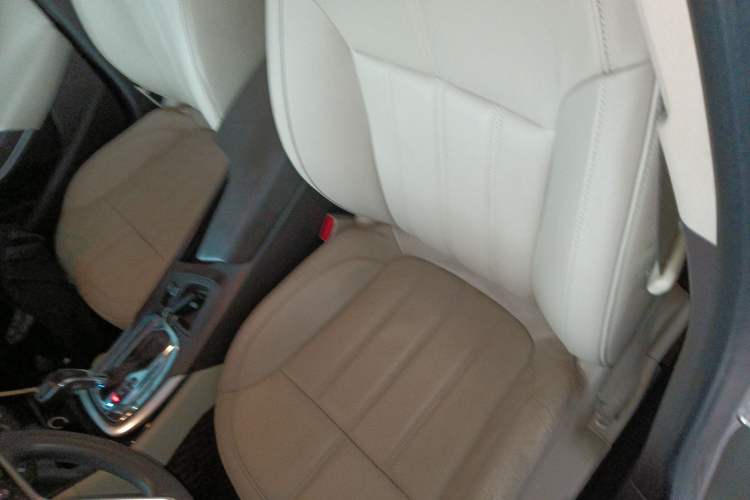 Used Buick Regal 2015 2.0L Elite Fashion Edition Left Front Seat