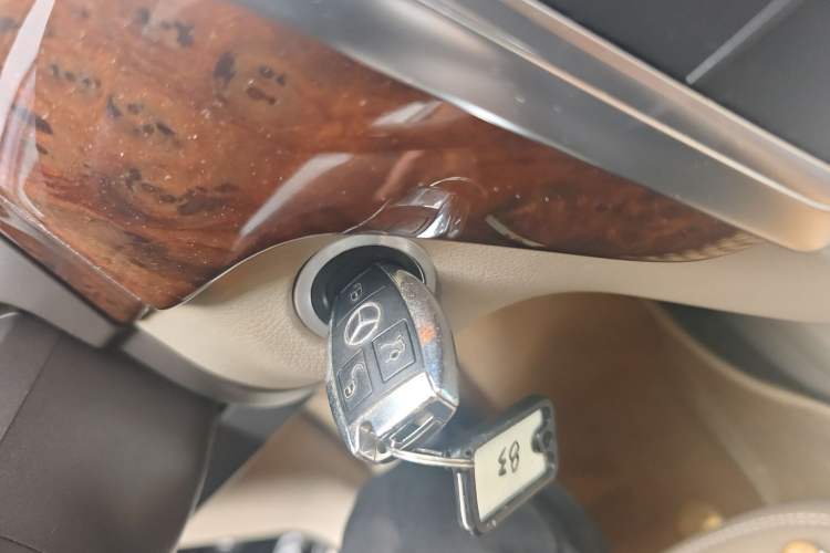 Used Mercedes-Benz M-Class 2015 ML 400 4MATIC Luxury Model Vehicle Key