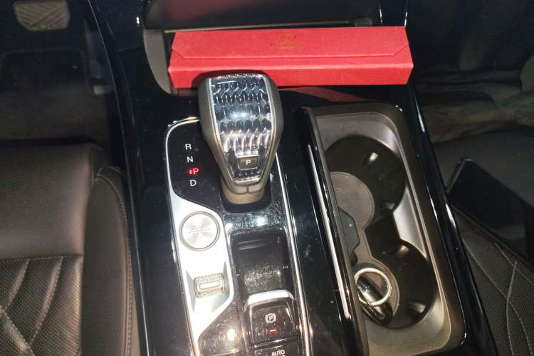 Used GAC Trumpchi M8 2024 Master Series 400T Prestige Edition Gear Lever