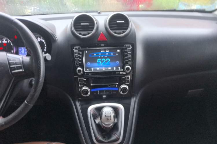 Used Haval H6 2016 Upgraded Model 1.5T Manual Two-Wheel Drive Elite Version Audio And AC Panel