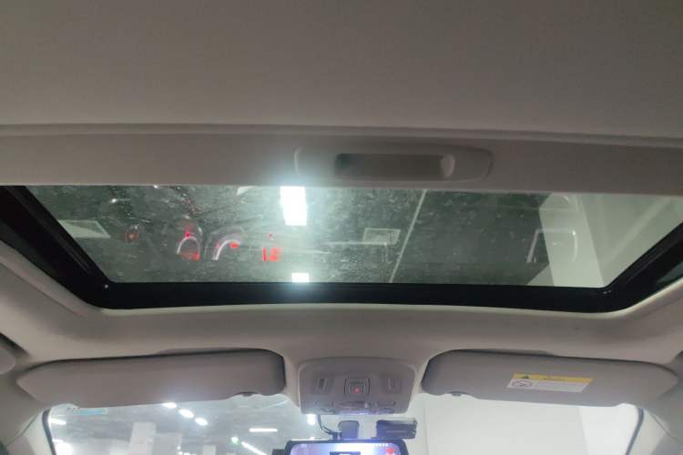 Used Citroen C4L 2014 1.8L Intelligent Drive Automatic Dynamic Model Headliner