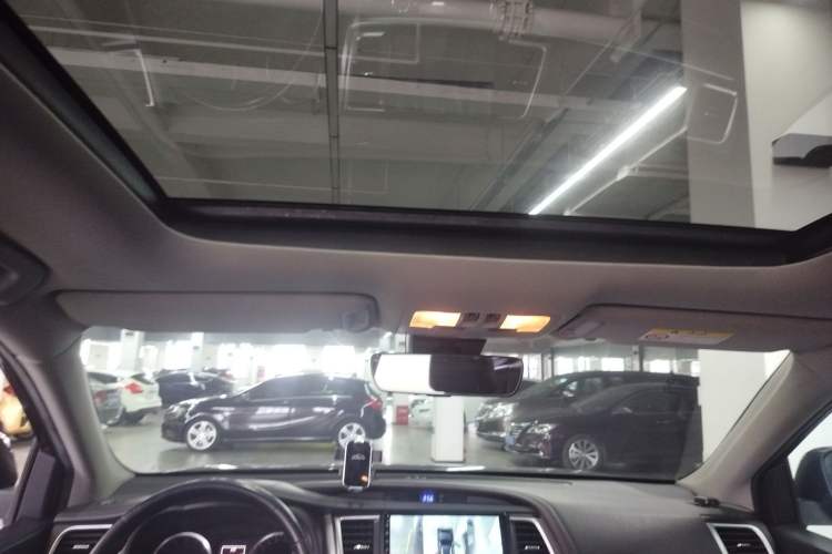 Used Toyota Highlander 2018 2.0T Four-Wheel Drive Luxury Version 7 Seats China VI Standard Headliner