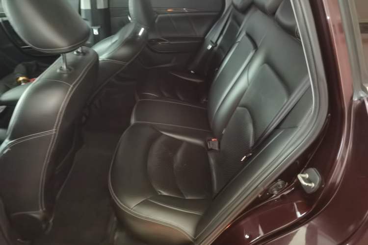 Used GAC Trumpchi GA6 2015 1.8T DCT Luxury Navigation Model
