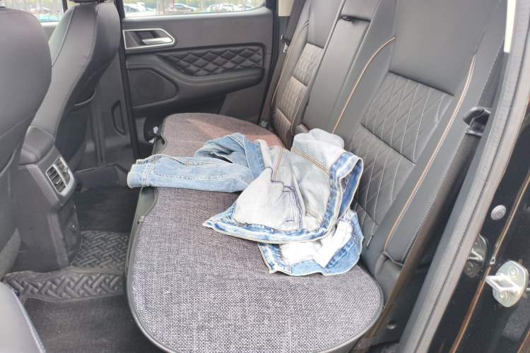 Used Great Wall Poer 2021 2.0T Global Version Passenger Car Automatic Gasoline Two-Wheel Drive Comfort Trim Standard Box – GW4C20B Interior 4