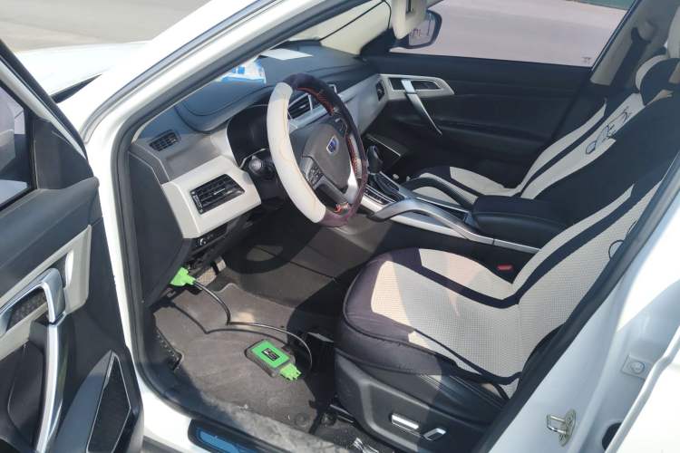 Used Geely Auto Emgrand X7 Sport 2018 1.8TD Automatic Two-Wheel Drive Smart Connect 4G Internet Edition