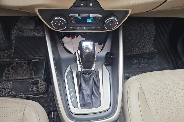 Used Ford Escort 2015 1.5L Automatic Fashion Model
