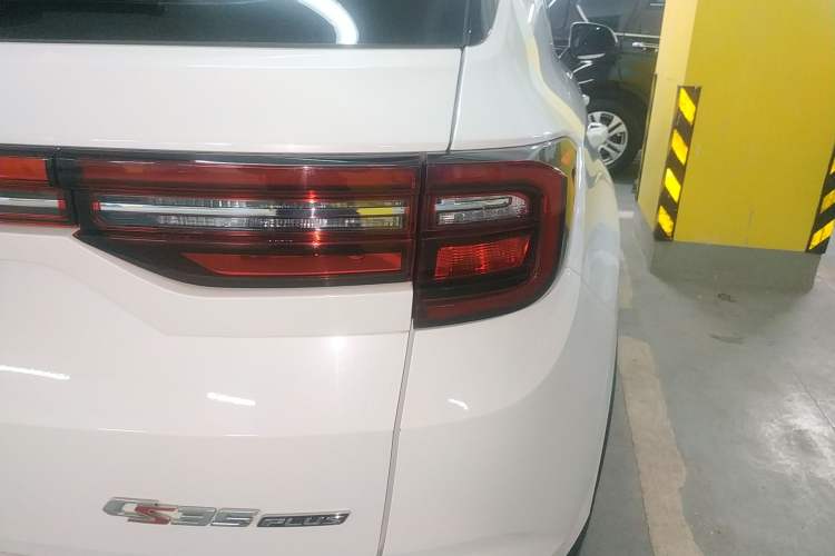 Used CHANGAN CS35PLUS 2021 Honor Million Edition 1.6L Manual Luxury Model
