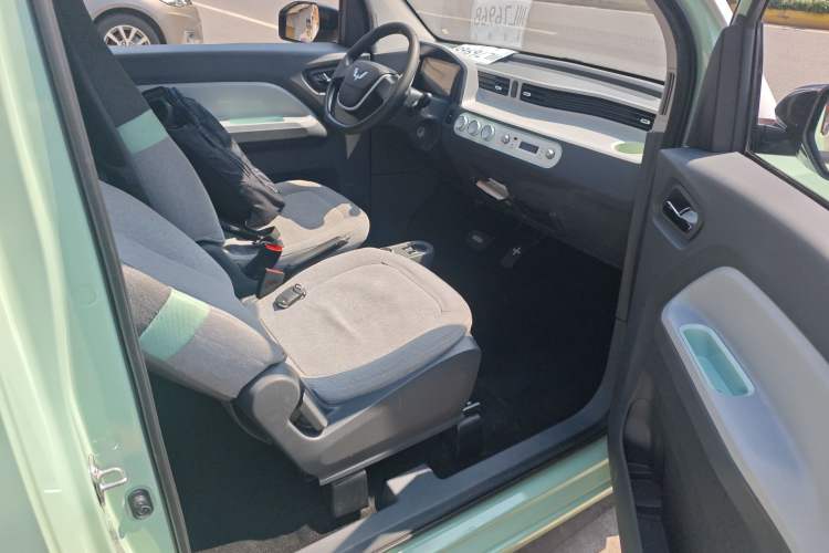 Used Wuling Hongguang MINIEV 2021 Macaron Premium Model – Lithium Iron Phosphate