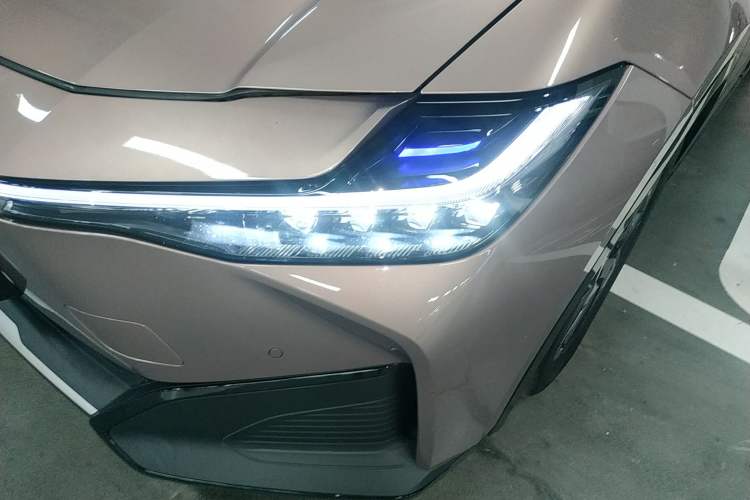 Used Toyota bZ3 2023 616 km Long-Range Premium
