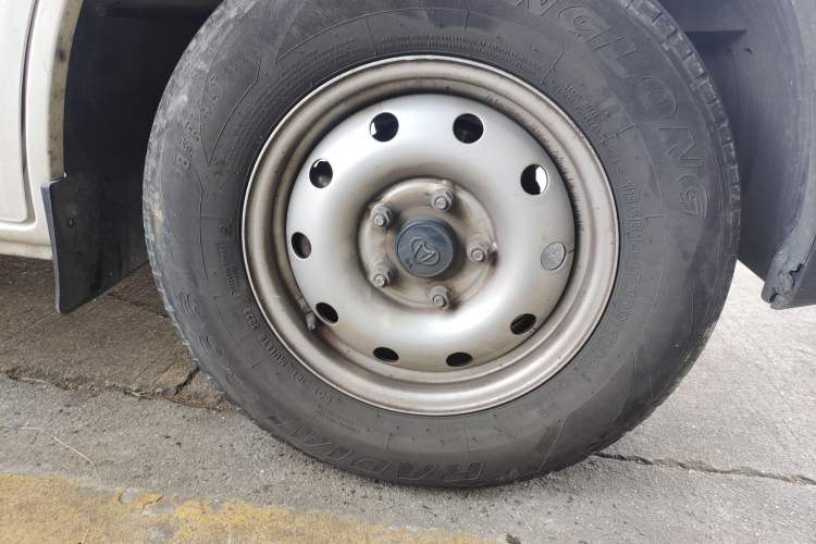 Used CHANGAN KAICHENG Ruixing EM80 2023 Liftback Design 6-Seater Comfort Version 38.7 kWh