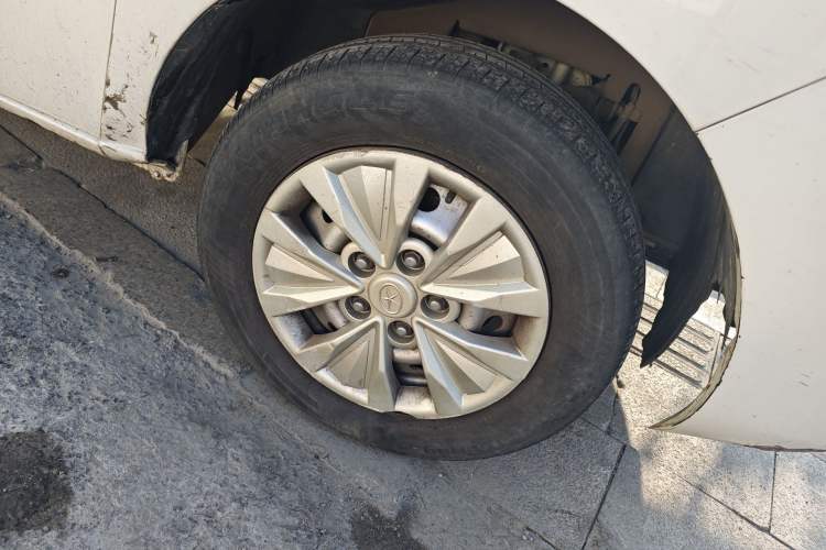 Used JAC Refine M3 2018 1.6L Express Edition 7-Seater Right Front Wheel Hub
