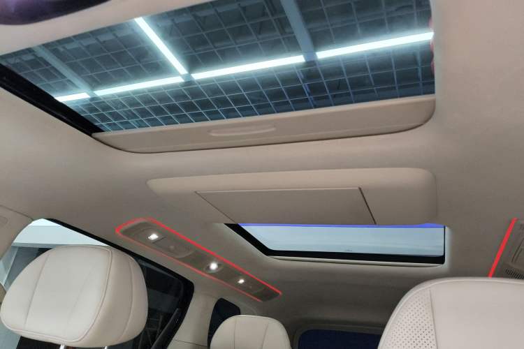 Used VOYAH Dream 2025 PHEV Four-Wheel-Drive Flagship Kunpeng Edition Headliner