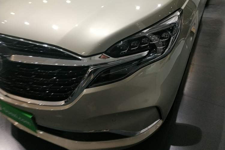 Used Buick GL8 2020 ES Land Cruiser 653T Luxury Model
