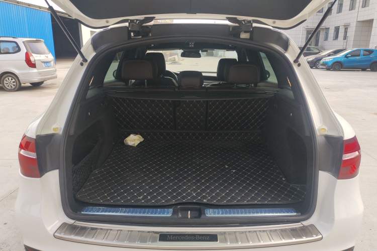 Used Mercedes-Benz GLC 2016 GLC 260 4MATIC Luxury Model Trunk