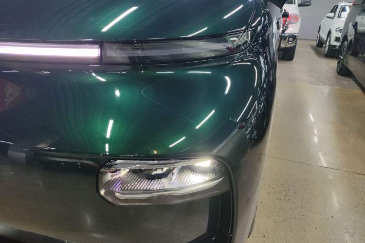 Used Geely Galaxy LEVC L380 2024 140-Degree 6-Seater All-Wheel-Drive Ultra