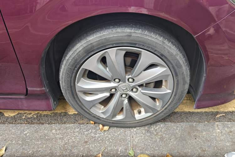 Used Honda Jade 2017 1.8L automatic Comfort version 5 seats
