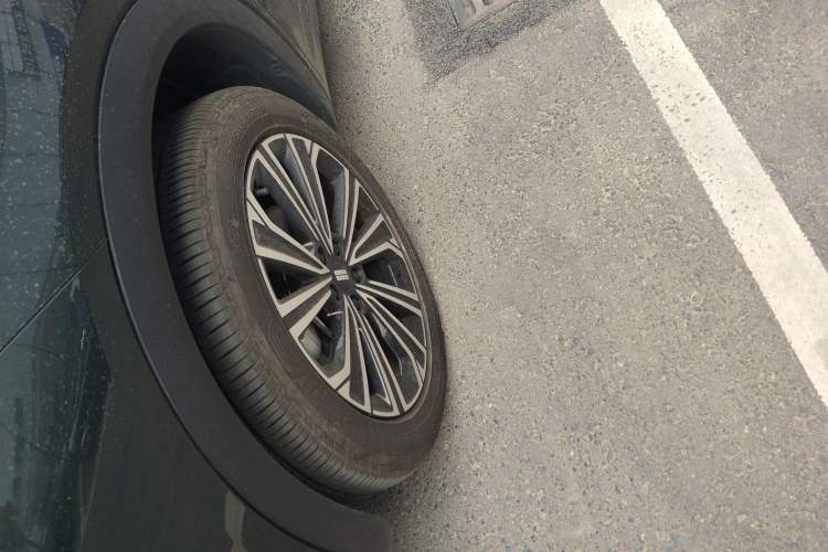 Used Geely Galaxy Galaxy Xingjian 7 EM-i 2025 120km Flagship Edition
