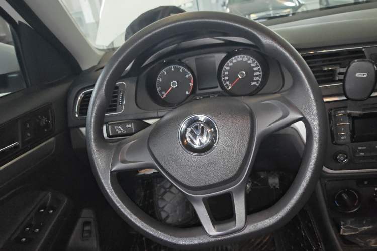 Used Volkswagen Lavida 2017 1.6L Manual Fashion Edition
