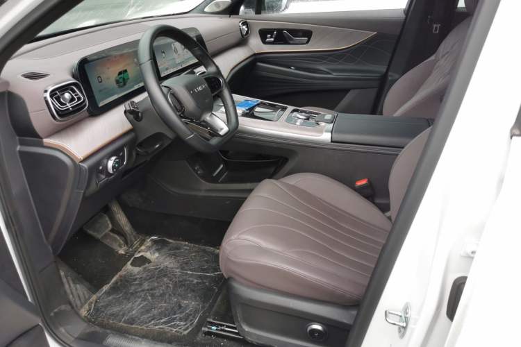 Used Chery Tiggo 9 2025 2.0T Automatic Two-Wheel Drive Luxury Edition 5 Seats