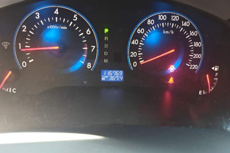 Used Mazda 8 2011 2.3L Deluxe Edition
