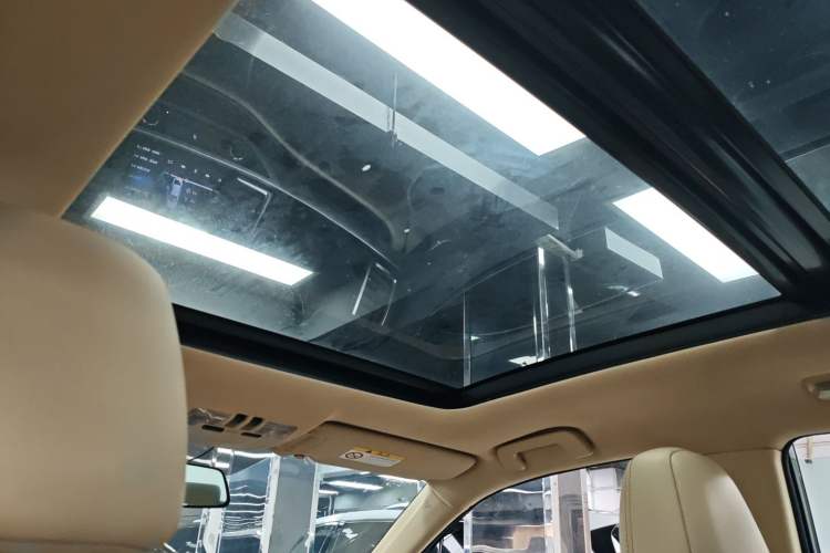 Used Toyota Highlander 2017 2.0T Four-Wheel Drive Luxury Edition 7 Seats Headliner