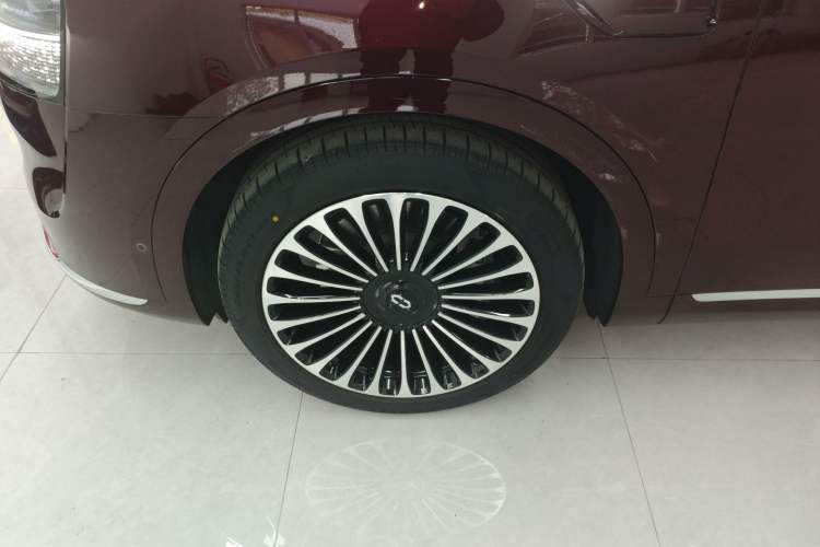 Used Hima AITO M9 2025 All-Electric Ultra Version 100 kWh 5-Seater Model
