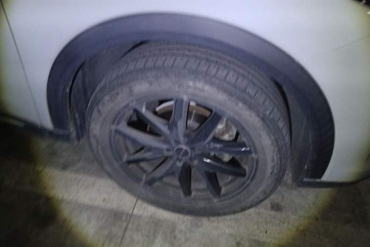 Used EXEED Stellar 2023 400T Two-Wheel Drive Comfort Edition Right Front Wheel Hub