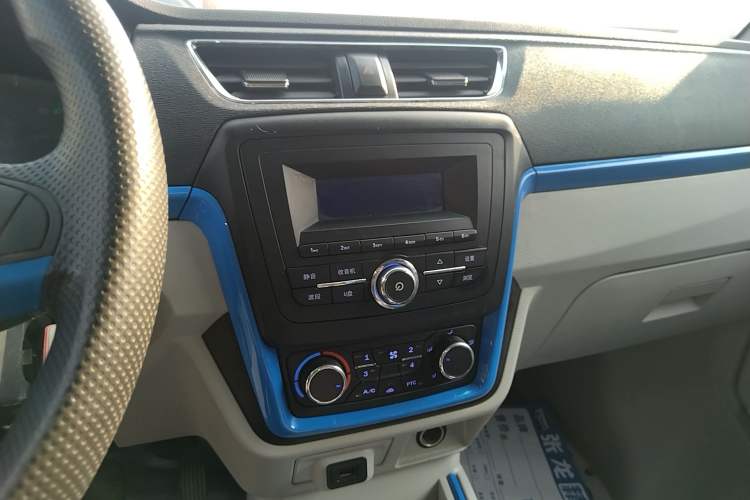 Used Jinbei New Hiace EV 2023 Profit-Making Type Audio And AC Panel