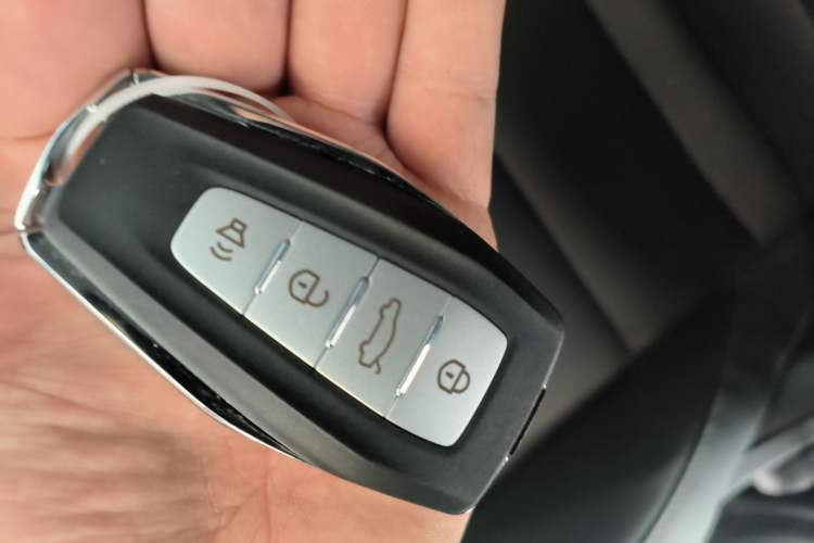 Used Geely Auto Emgrand 2019 Leading Edition 1.5L Manual Luxury Model China VI Standard