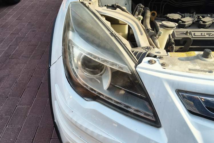 Used Lifan Auto X50 2014 1.5L CVT Elite Version Right Front Headlight