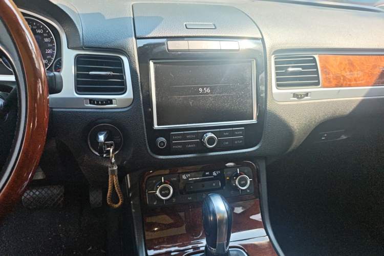 Used Volkswagen Touareg 2014 3.0 TSI New Edition
