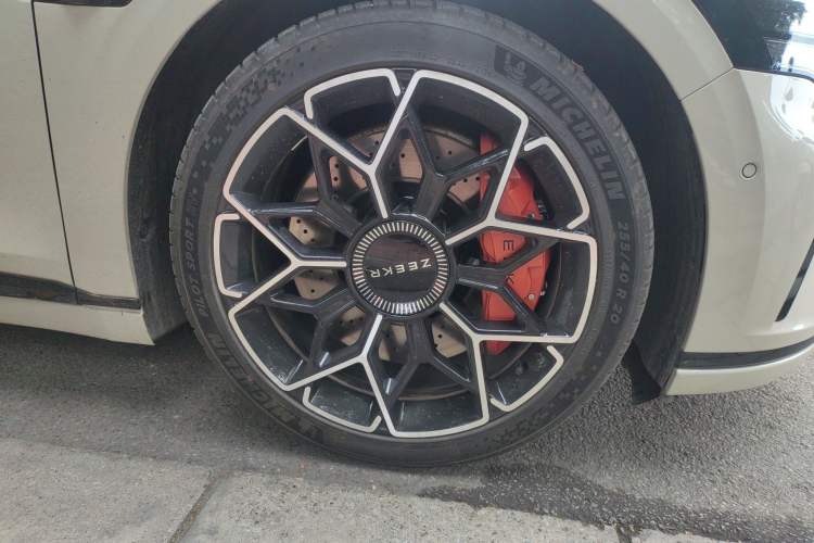 Used Zeekr 007GT 2025 Long-Range All-Wheel-Drive Intelligent Driving Version 100 kWh Right Front Wheel Hub