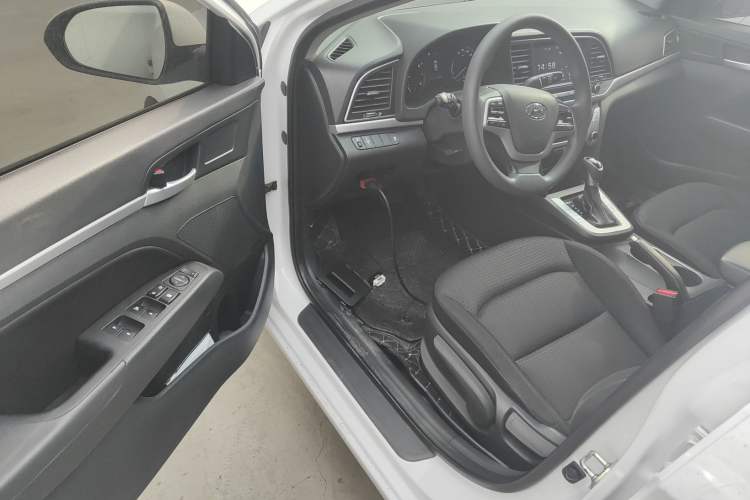 Used Hyundai Elantra (6th Generation / Lingdong) 2016 1.6L Automatic ZhiXuan – Elite Version