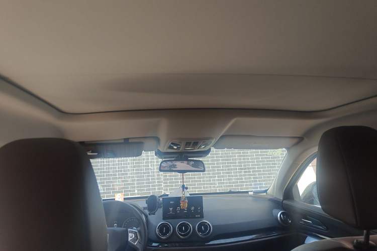 Used Wey VV5 2019 Upgraded Model 2.0T Two-Wheel Drive Ultra-Luxury Version China V Standard Headliner