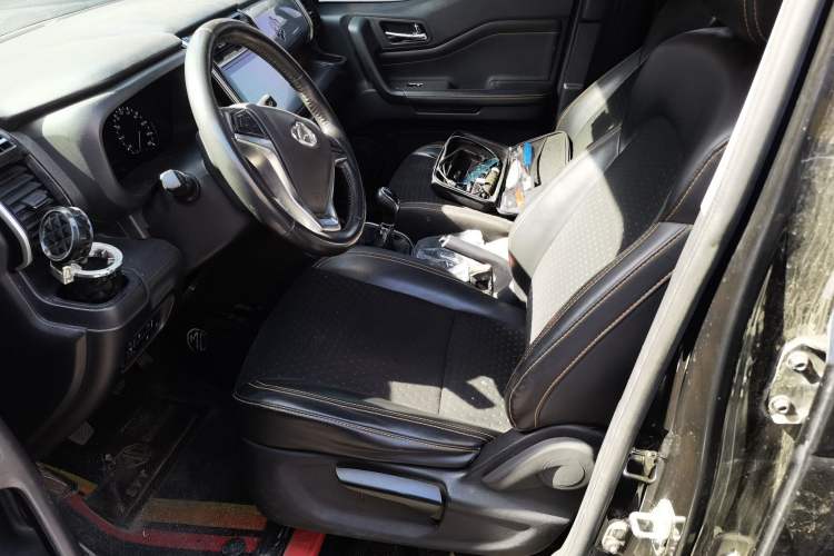 Used CHANGAN OSHAN X70A 2018 1.5L Manual Luxury Model Left Front Seat