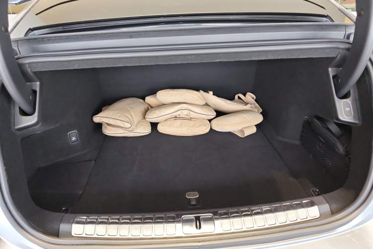 Used Nio ET9 2025 100kWh Signature Edition
