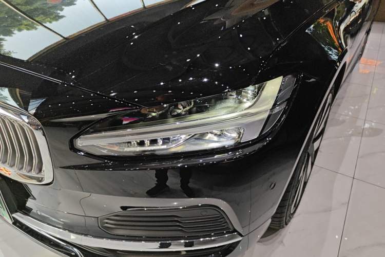 Used Volvo S90 New Energy 2024 Plug-in Hybrid Four-Wheel Drive Long-Range Luxury Smart Edition Left Front Headlight