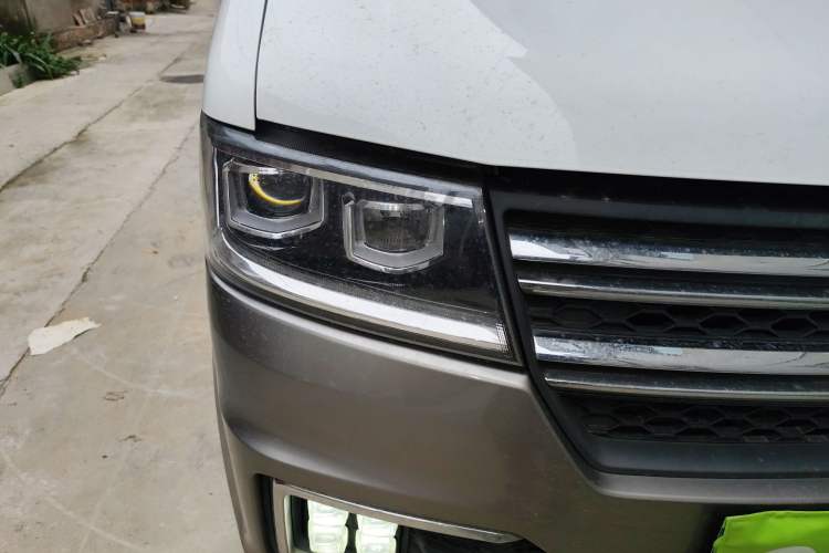 Used Jinbei New Hiace S 2021 1.5L Business-Class Central Air-Conditioned Coach China VI Standard SWC15M
