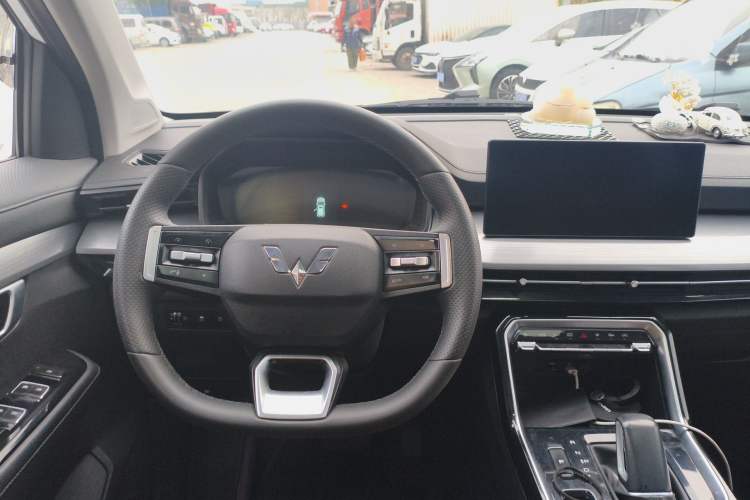 Used Wuling Asta 2022 2.0L DHT Electric-Speed Version