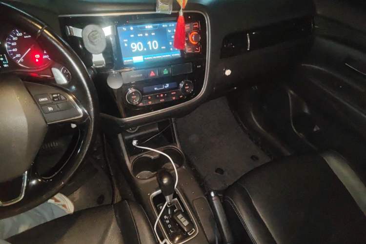 Used Mitsubishi Outlander 2016 2.4L 4x4 Elite Edition 5 Seats