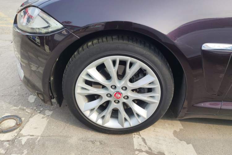 Used Jaguar XF 2015 XF 2.0T Luxury Edition Left Front Wheel Hub