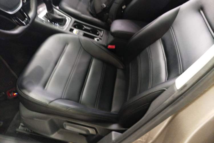 Used Volkswagen Golf 2017 230TSI Automatic Comfort Edition – Celebrating Milestone of One Million Units Left Front Seat