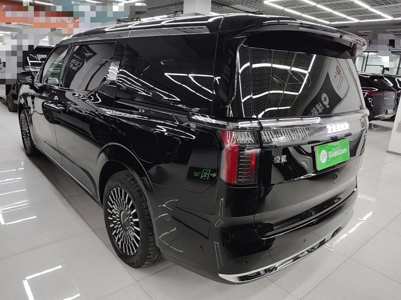 Zeekr 009 2024 Six-Seat Executive Version 4WD 108 kWh — снимка 4