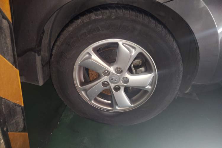 Used Hyundai ix35 2012 2.0L Automatic Two-Wheel Drive New Edition GL Right Front Wheel Hub