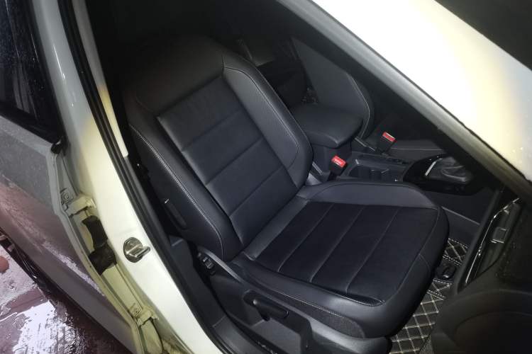 Used Volkswagen T-ROC 2020 280TSI DSG Two-Wheel Drive Comfort Version
