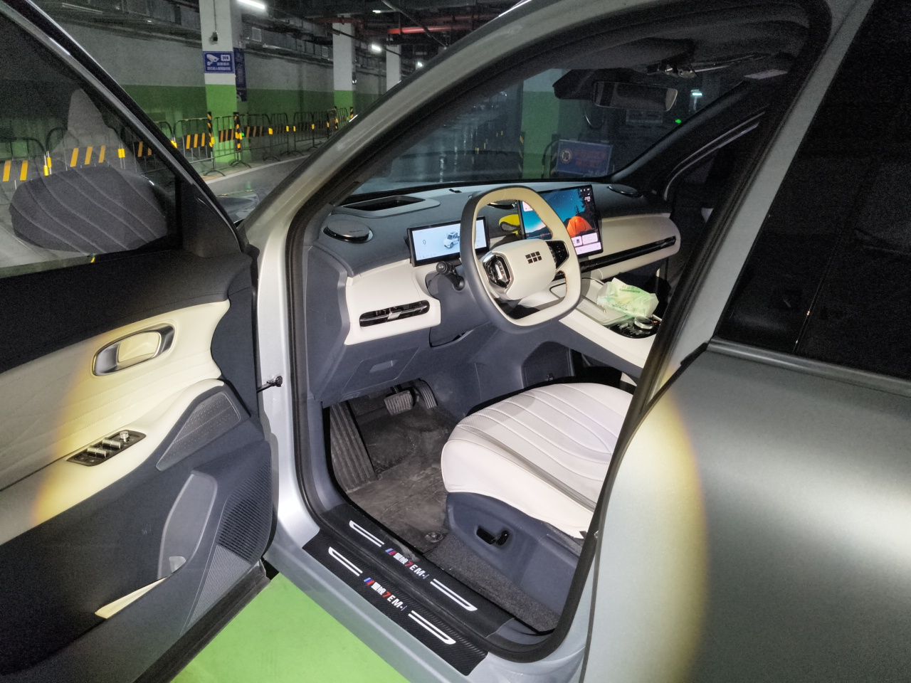 Geely Galaxy Xingjian 7 EM-i 2025 120km Exploration+ Version — снимка 16