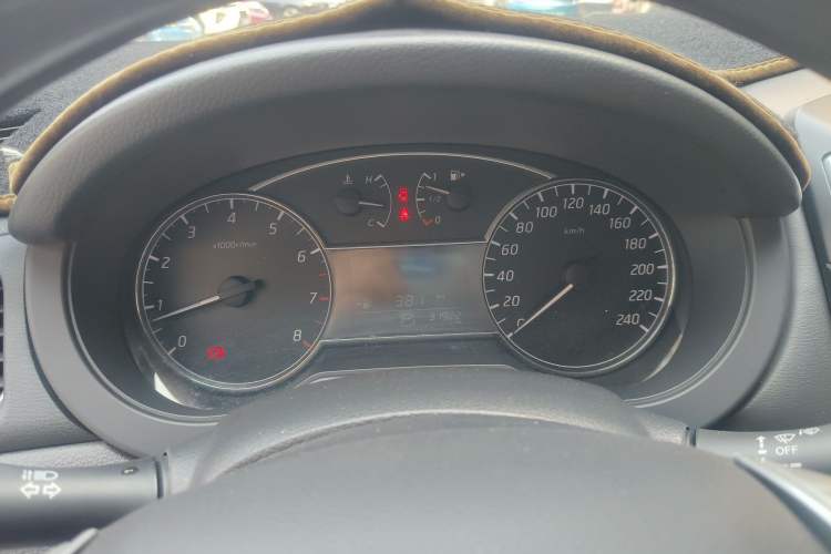 Used Nissan Tiida 2016 1.6L CVT Cool Dynamic Edition