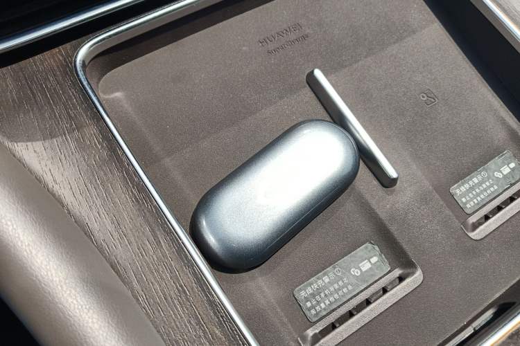 Used Hima AITO M9 2024 Range-Extended Ultra Version 52 kWh 5-Seater Model Vehicle Key