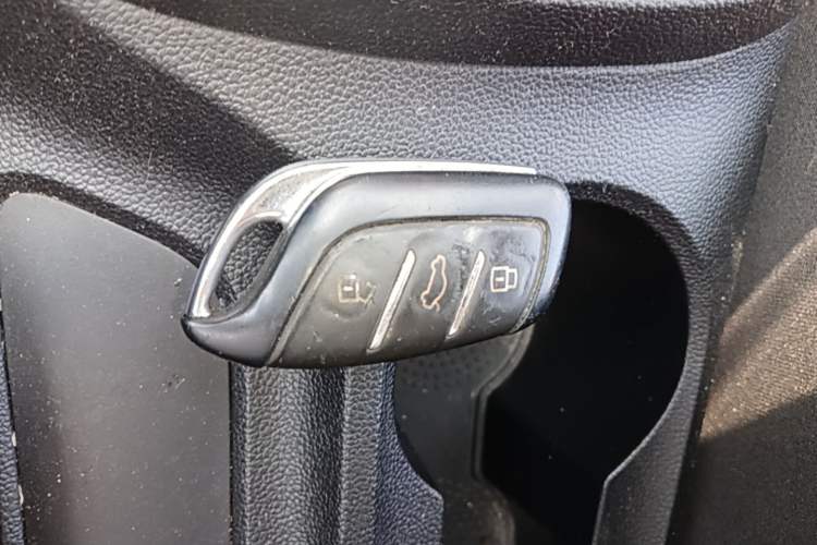 Used Roewe i5 2020 1.5L Manual 4G Connect Luxury Edition