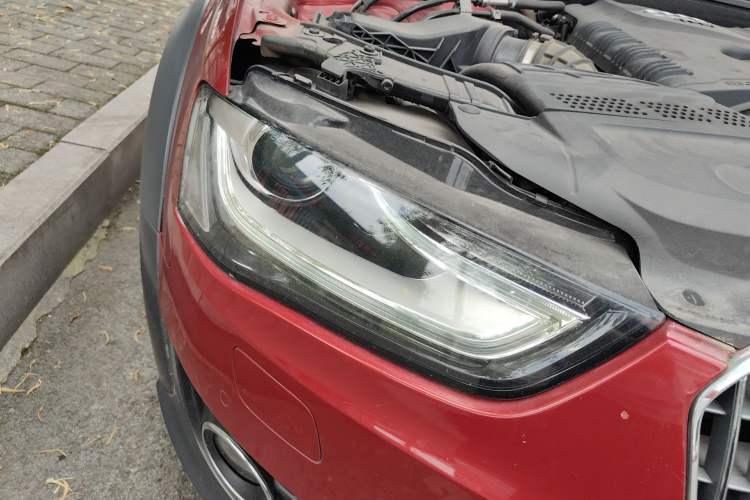 Used Audi A4 2013 40 TFSI allroad quattro Luxury Model Right Front Headlight